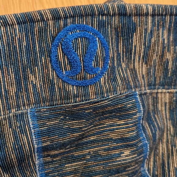 EUC Lululemon Scuba Hoodie *Stretch [4] - Picture 11 of 12